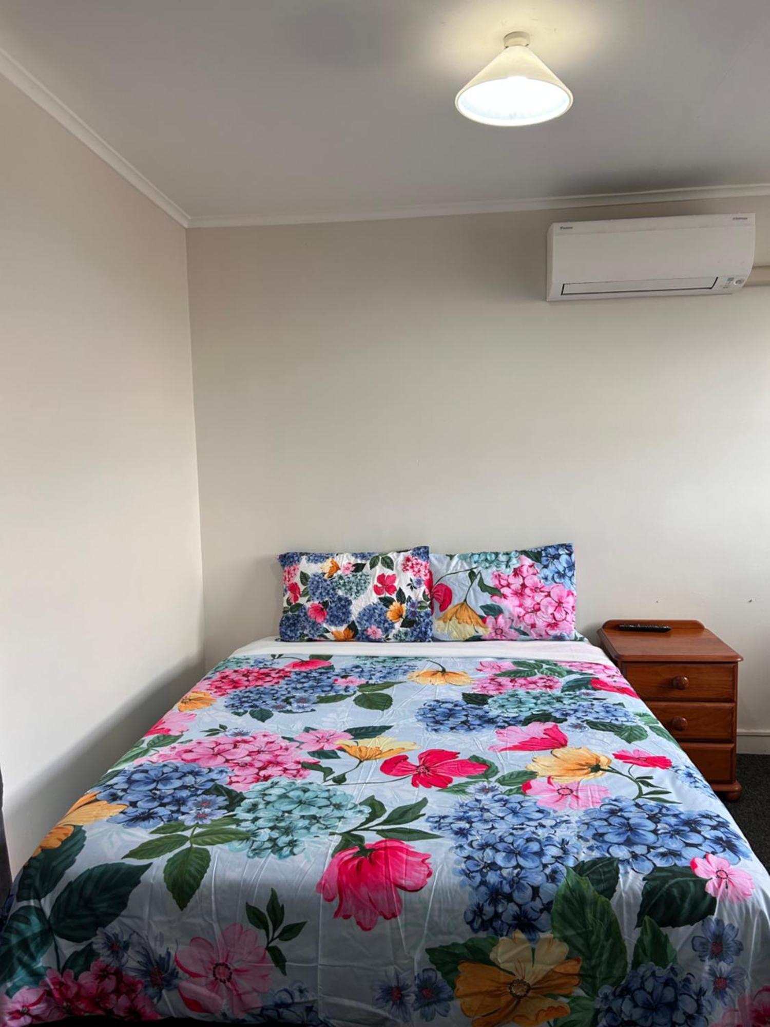 Terapa Motor Inn Хамилтън Екстериор снимка