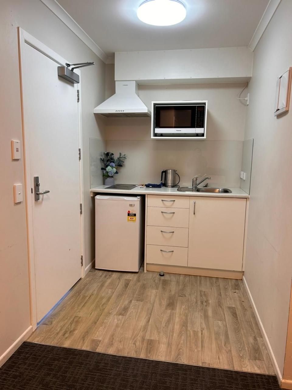 Terapa Motor Inn Хамилтън Екстериор снимка